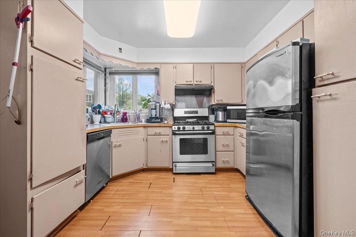 Photo 8 of this property