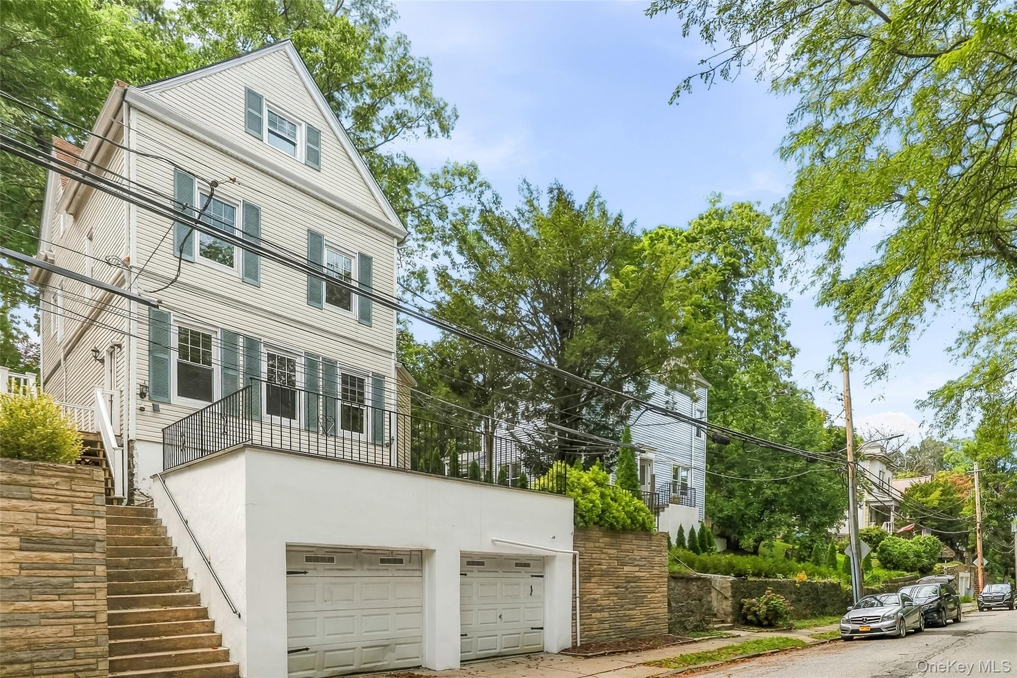Immaculate, renovated, and completely move-in ready, this Sunnyside Pa...