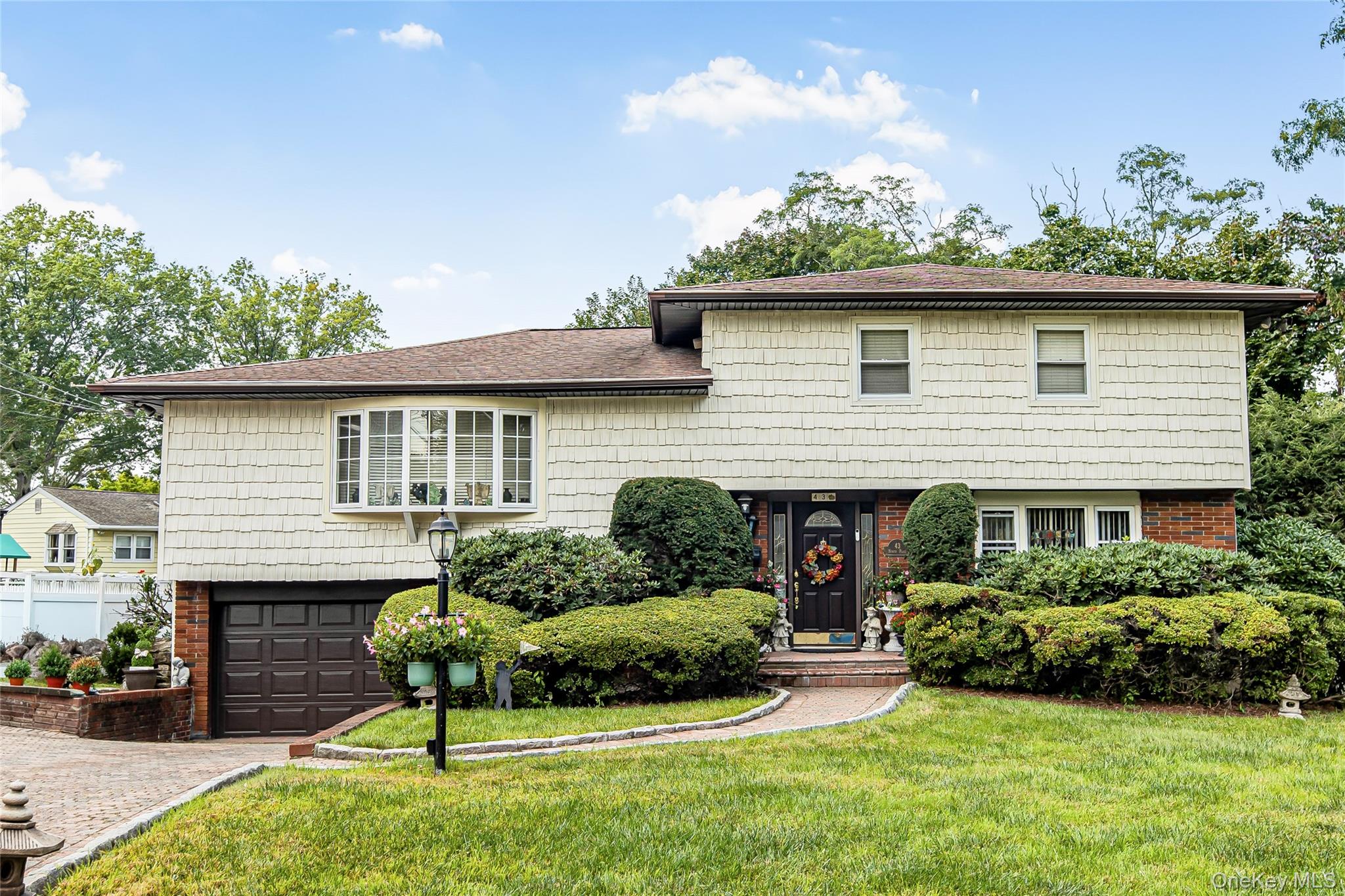 Welcome to this beautiful fully updated single family home on cul de s...