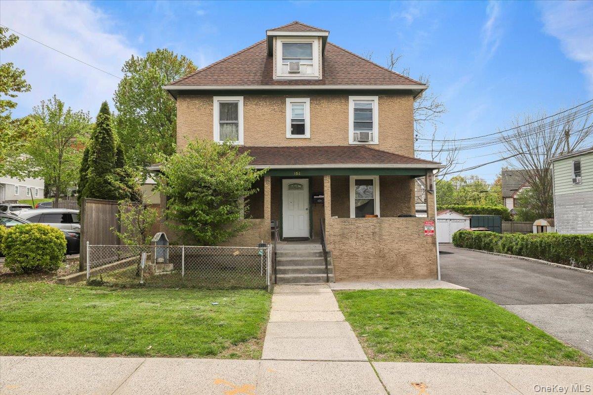 Newly updated and move-in ready, this bright and clean 2nd floor tande...