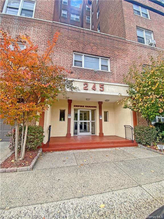 Sunny & Spacious 2-Bedroom Unit.  This generously sized unit features...