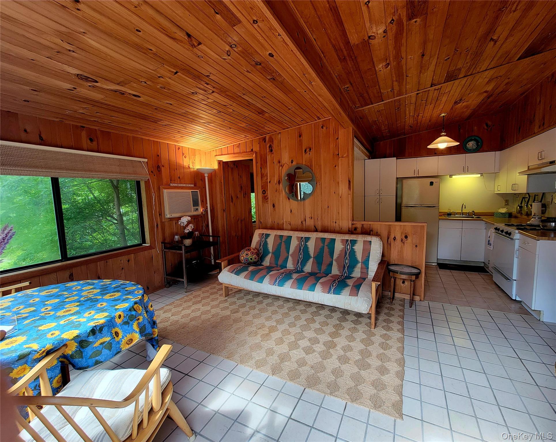 Photo 4 of this property