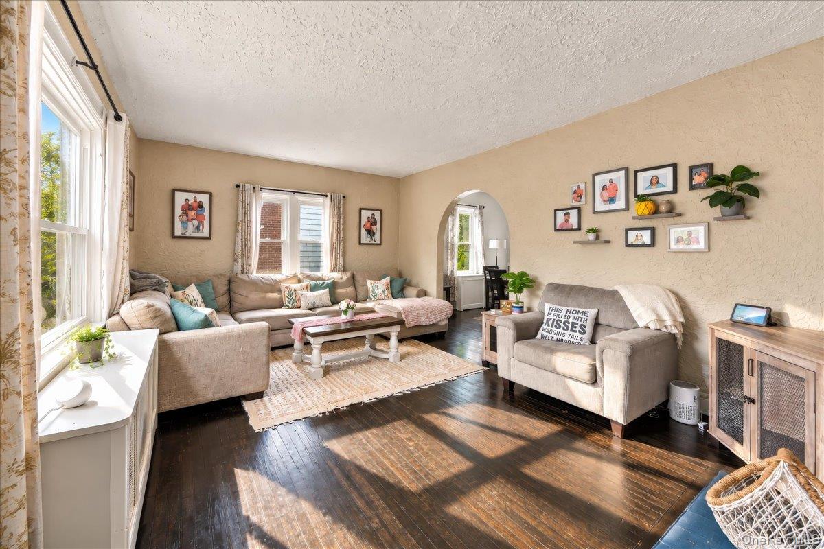Photo 4 of this property
