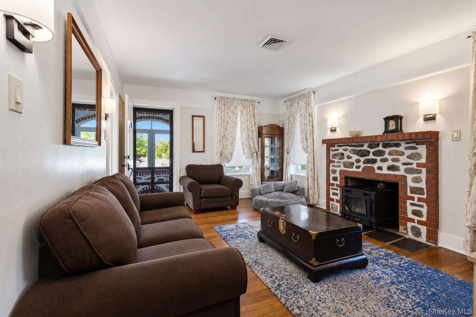 Photo 4 of this property