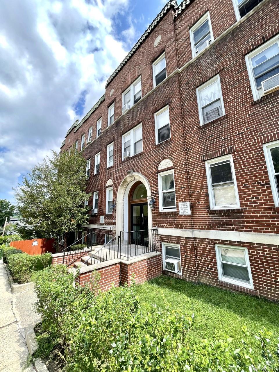 Photo 4 of this property