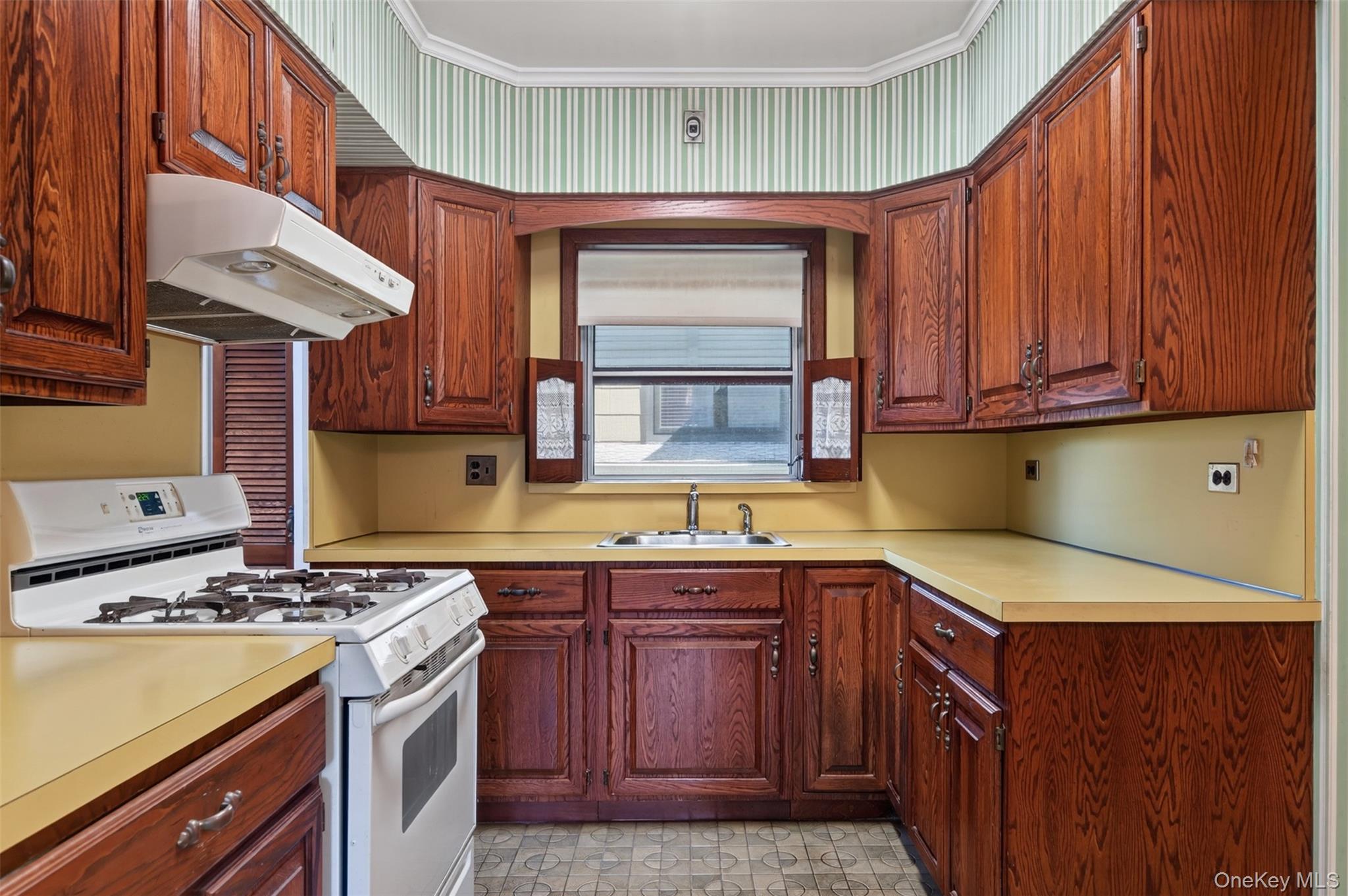 Photo 11 of this property