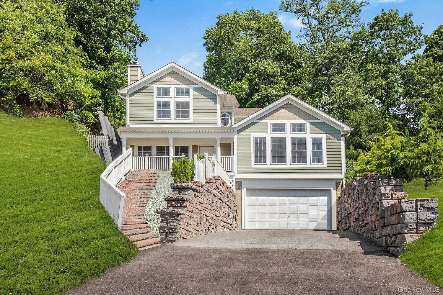 Beautiful, spacious, recently built 4-bedroom, 3-bathroom home with tw...