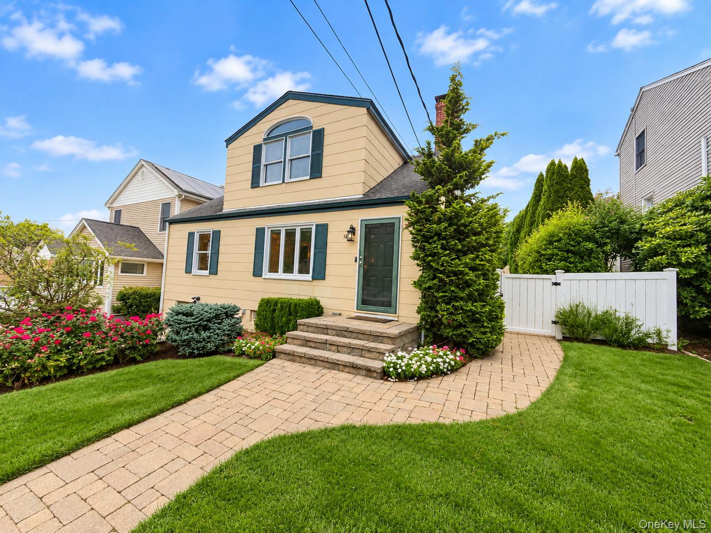 Welcome to this beautifully maintained and spacious expanded Colonial...