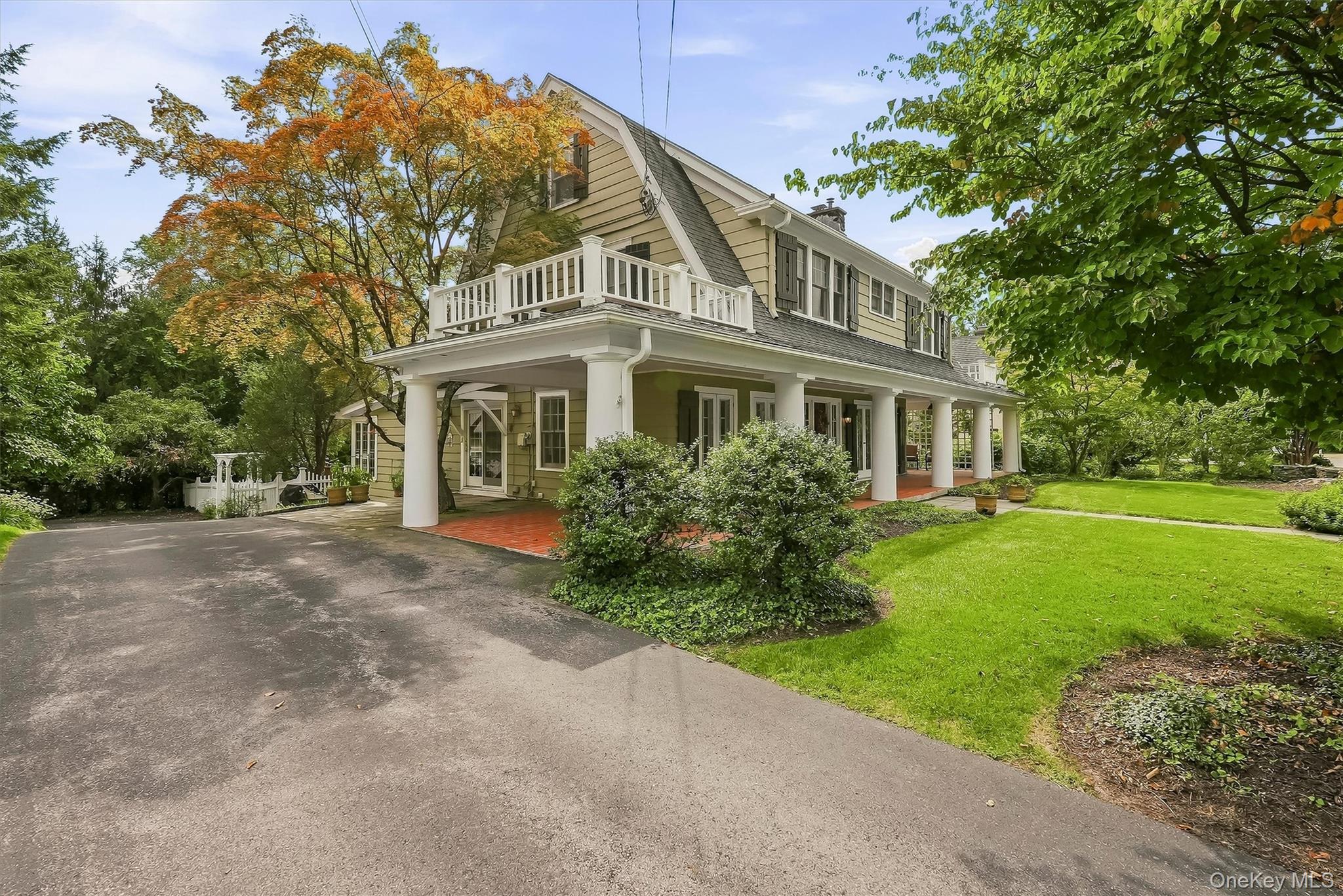 Photo 4 of this property