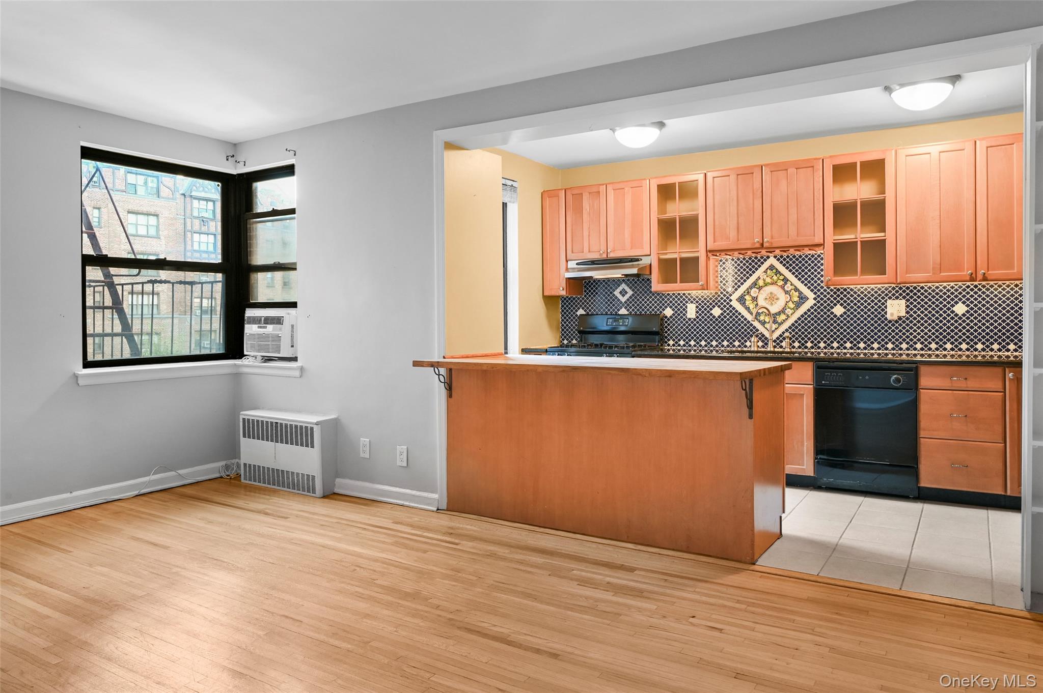 Photo 3 of this property