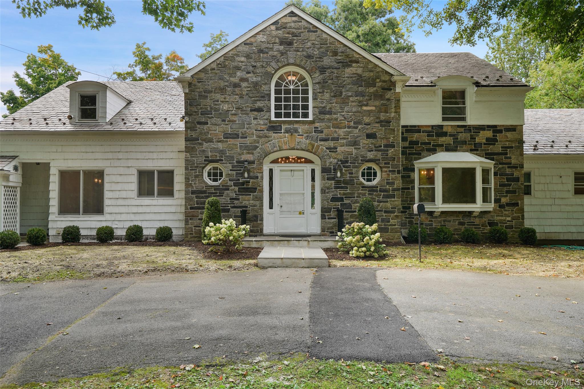 Photo 4 of this property