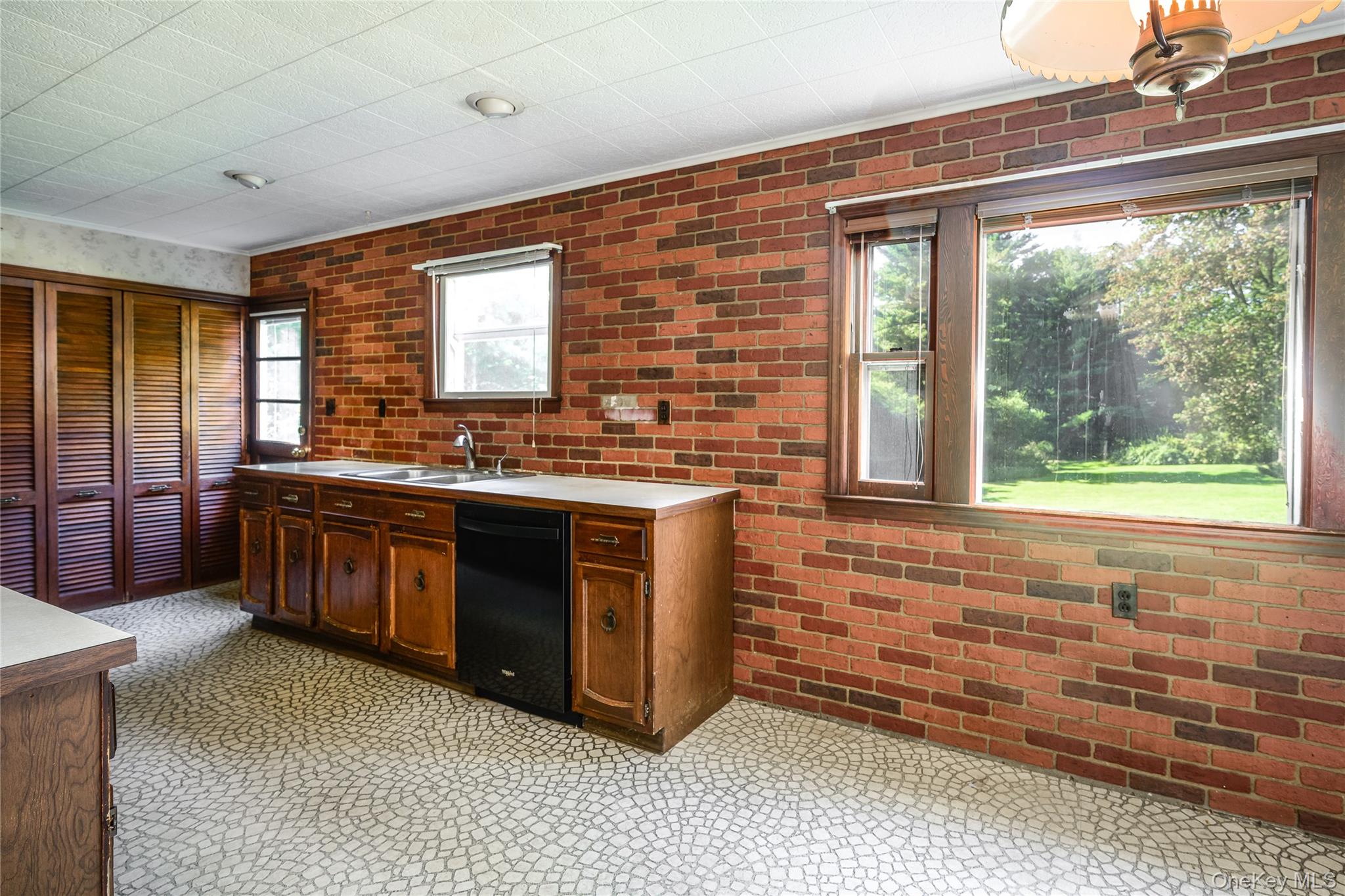 Photo 7 of this property