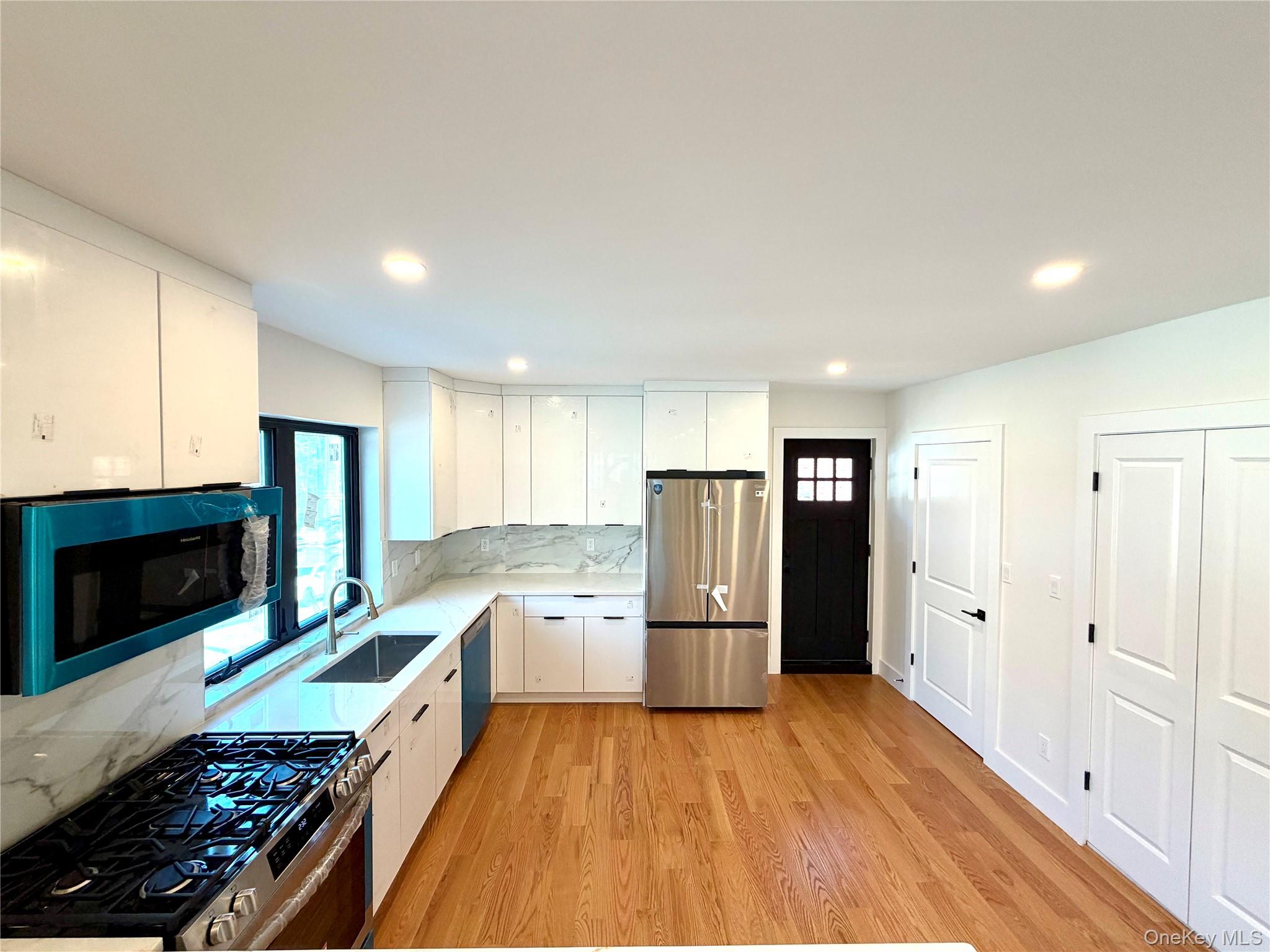 Photo 4 of this property