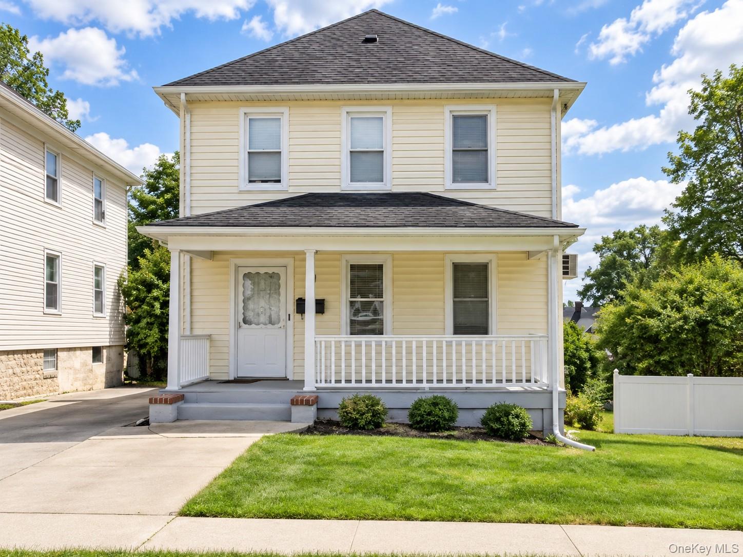 HEAT, HOT WATER AND LAUNDRY INCLUDED!!!

Welcome home to this beautifu...