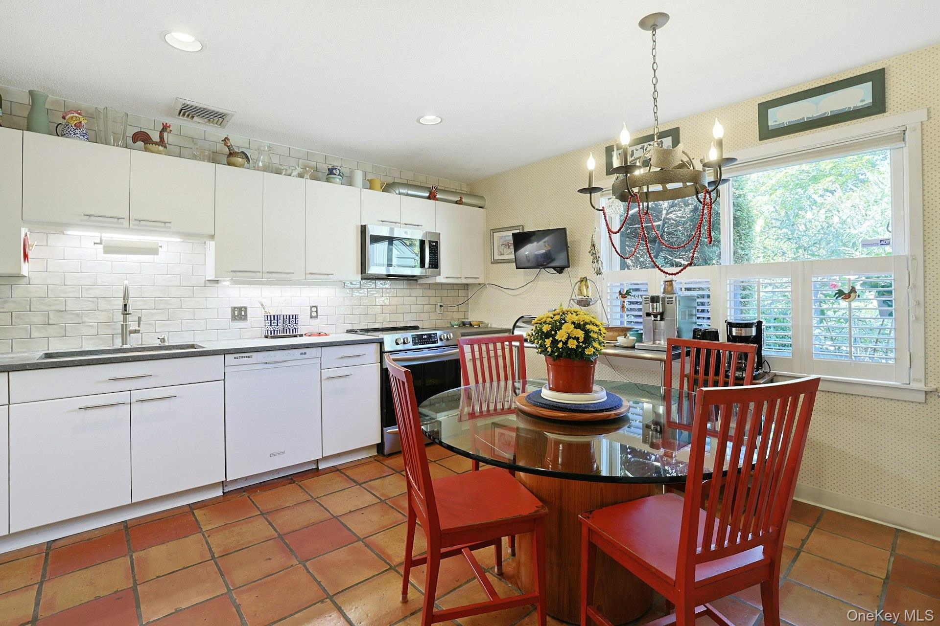 Photo 7 of this property