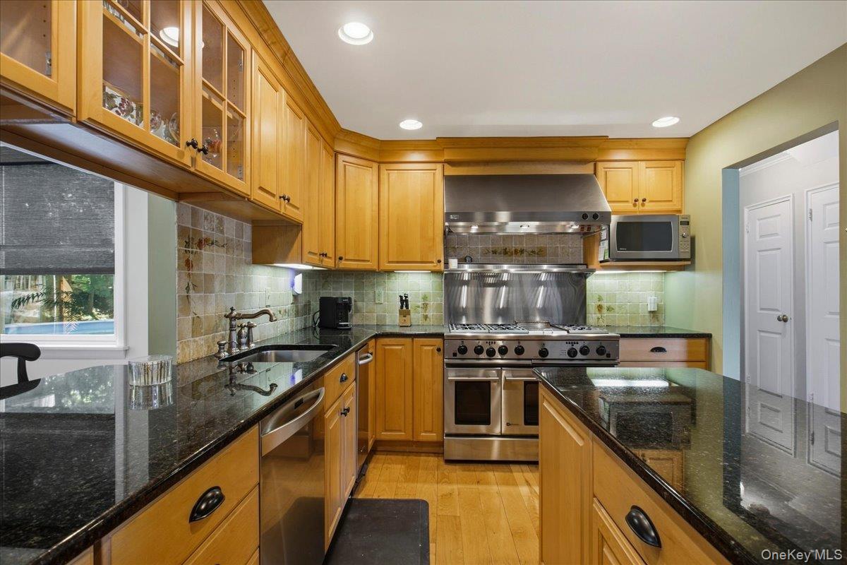 Photo 6 of this property