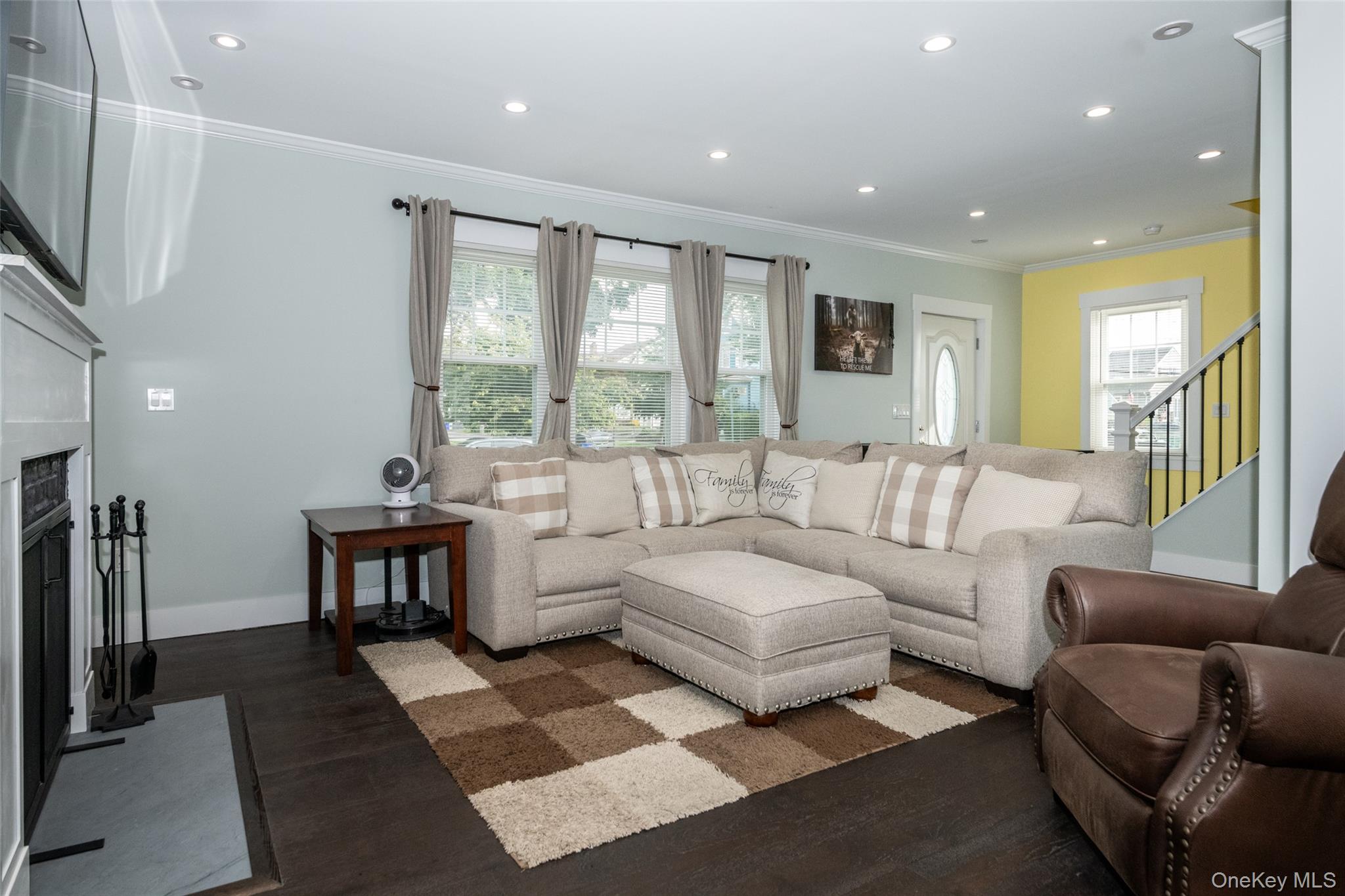 Photo 4 of this property