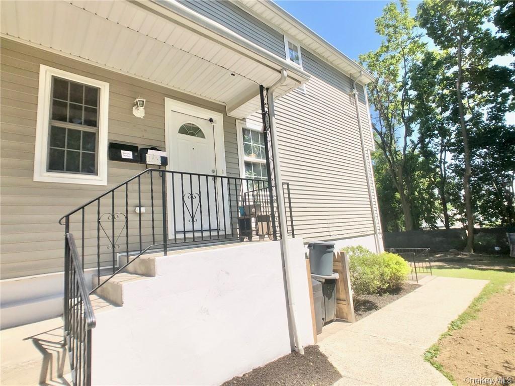1600 Sq Ft Fully Renovated 3 Bedroom 2.5 Bathroom Townhome That Lives...