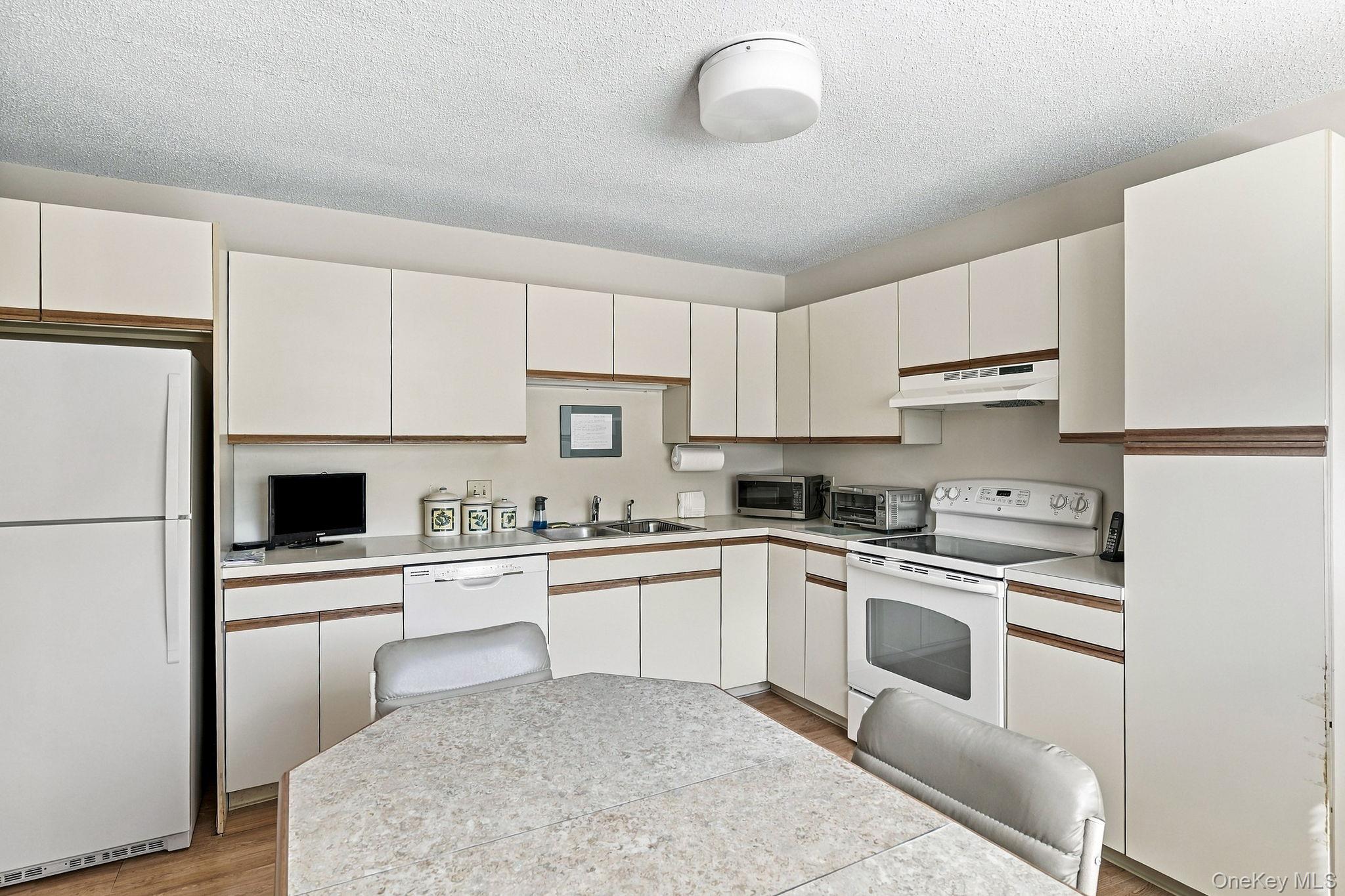 Photo 9 of this property