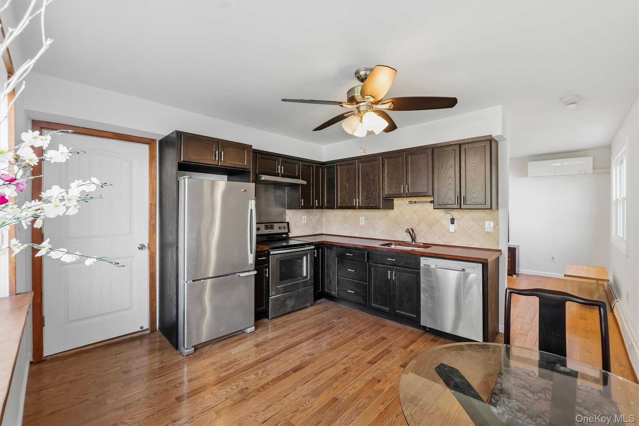 Photo 6 of this property