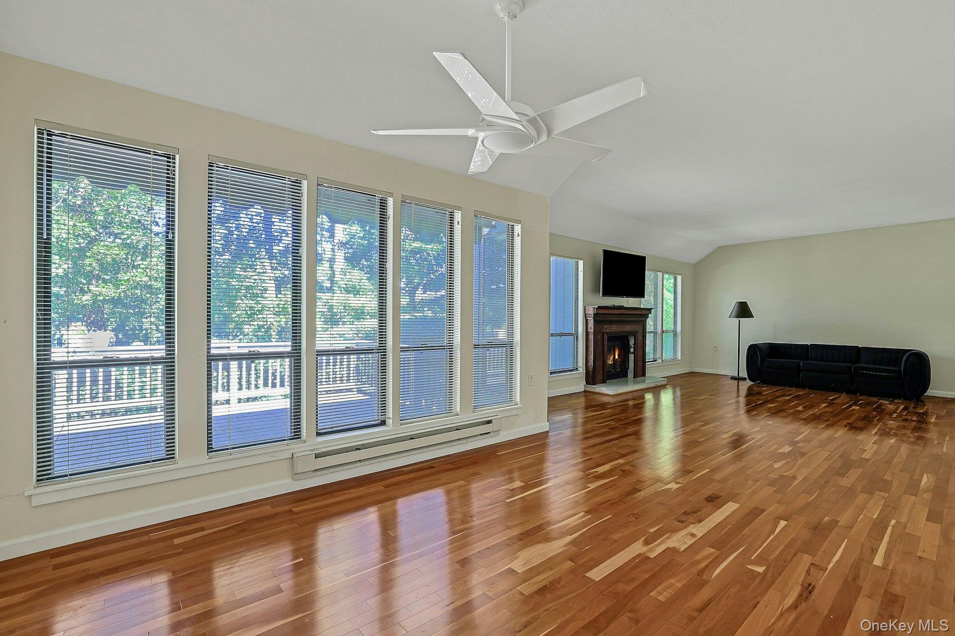 Photo 4 of this property