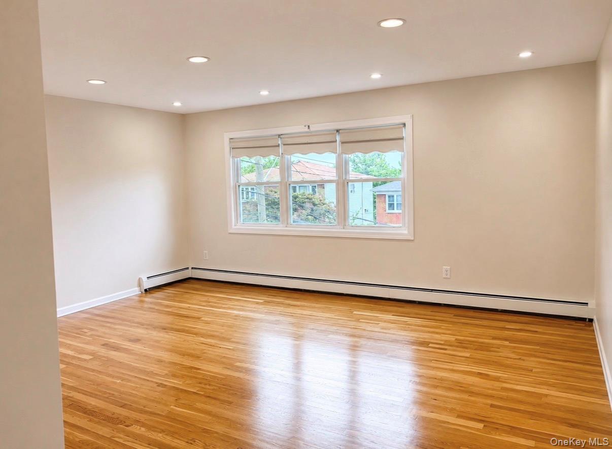 Welcome to this beautiful and very spacious three-bedroom apartment in...