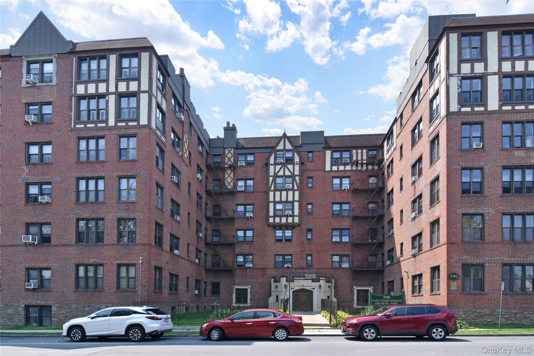 590 E. 3rd Street #4C – Mount Vernon / Pelham Border. Sponsor unit – P...