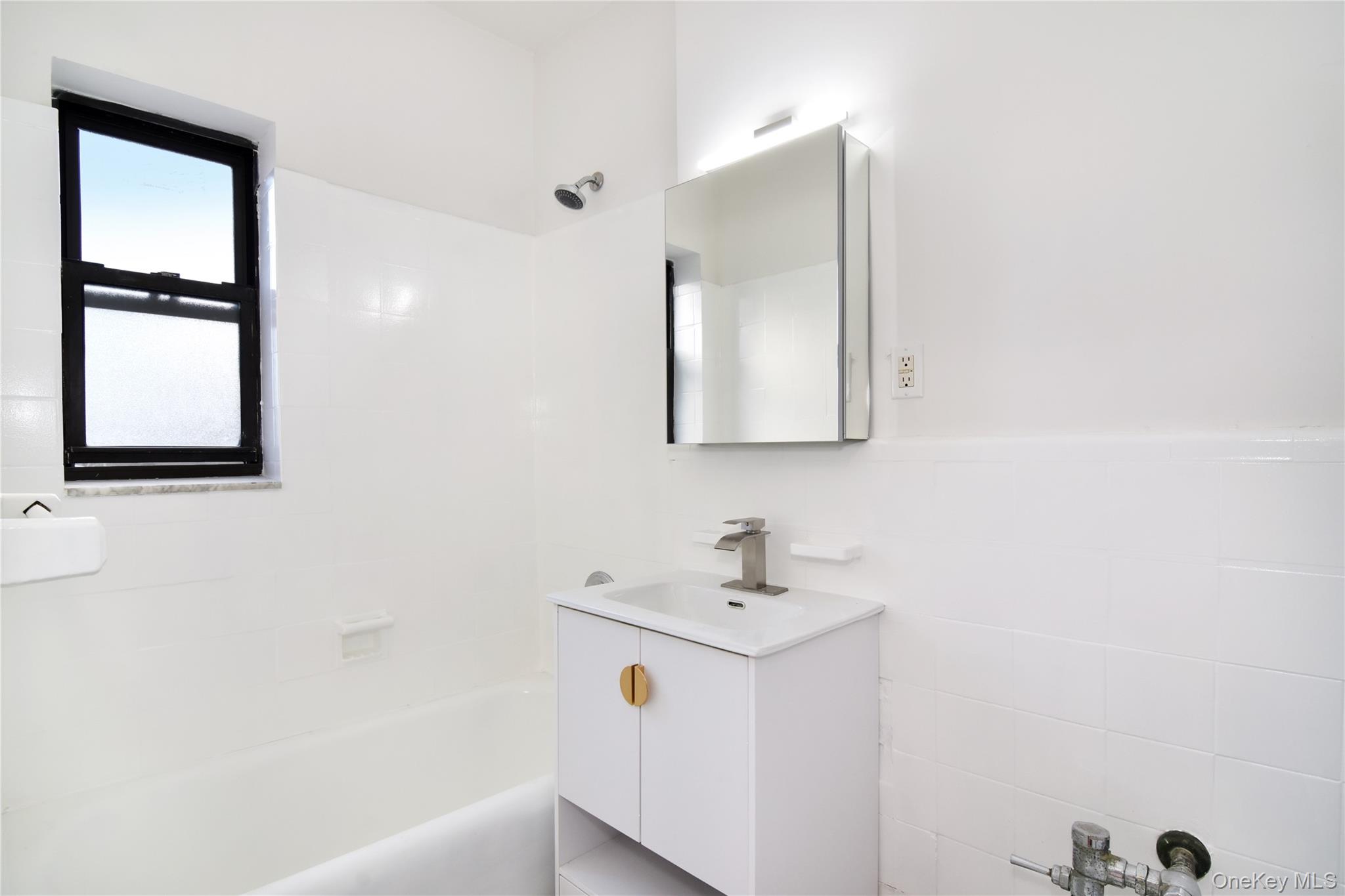 Photo 6 of this property
