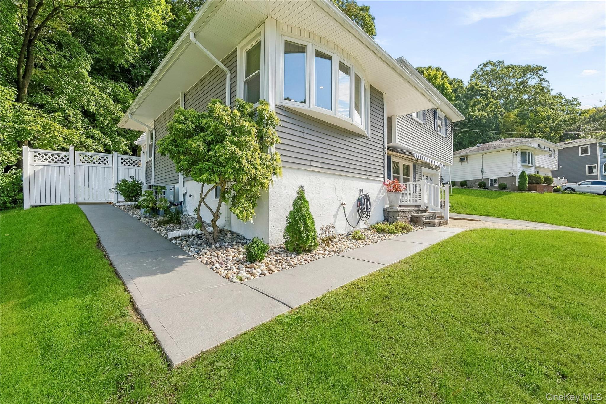 Photo 4 of this property