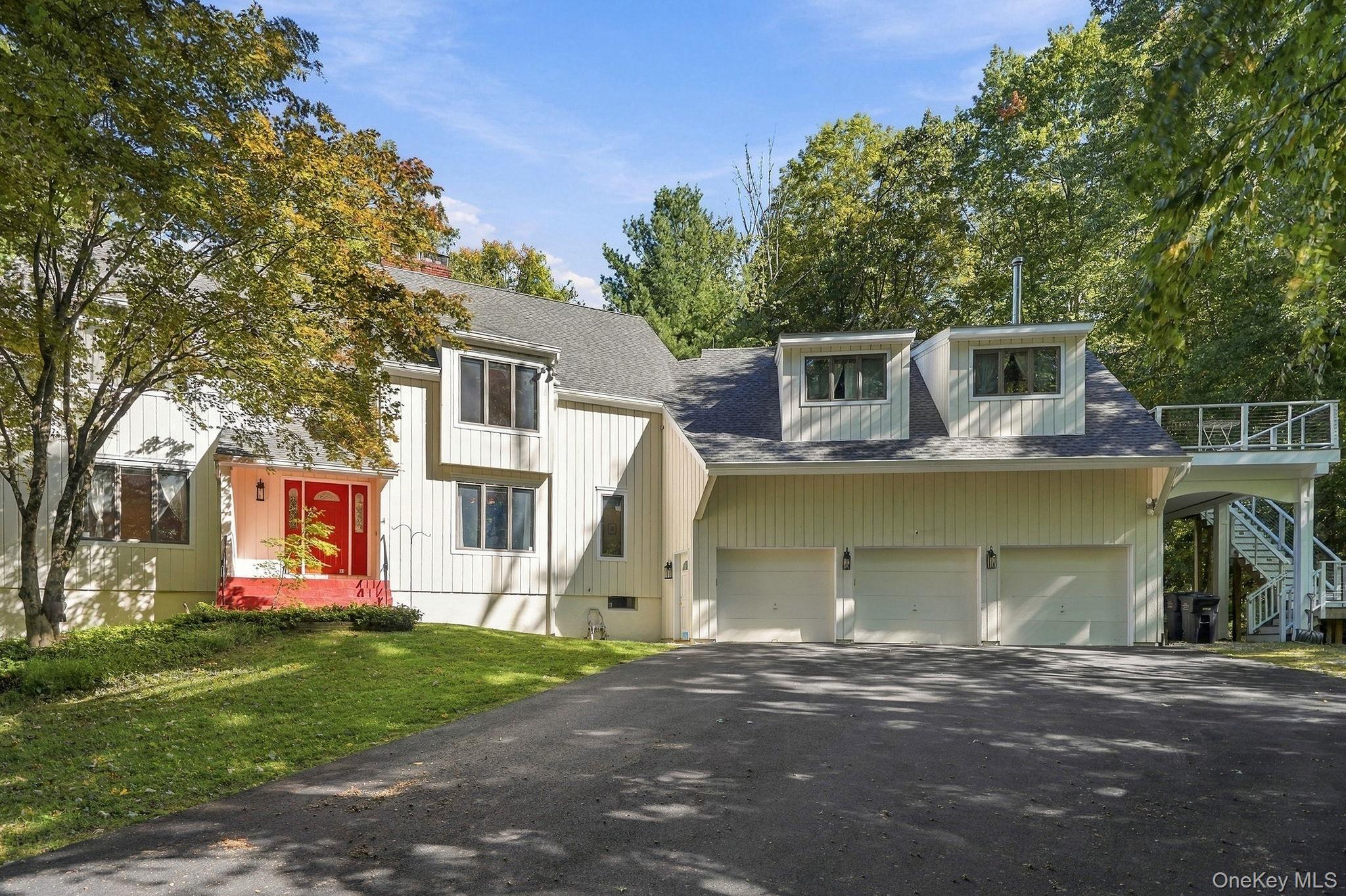 Privacy, space and versatility come together at this special South Sal...