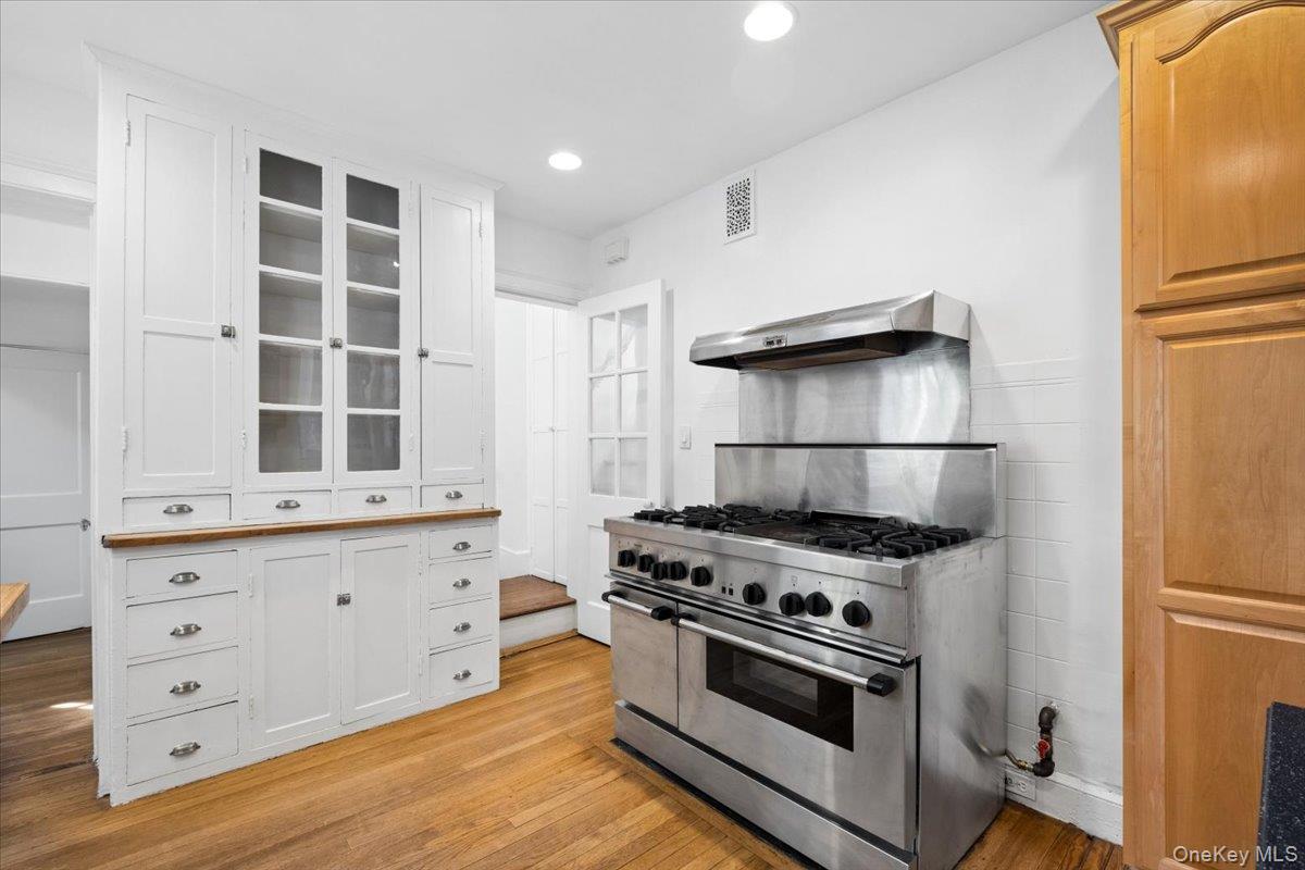 Photo 9 of this property