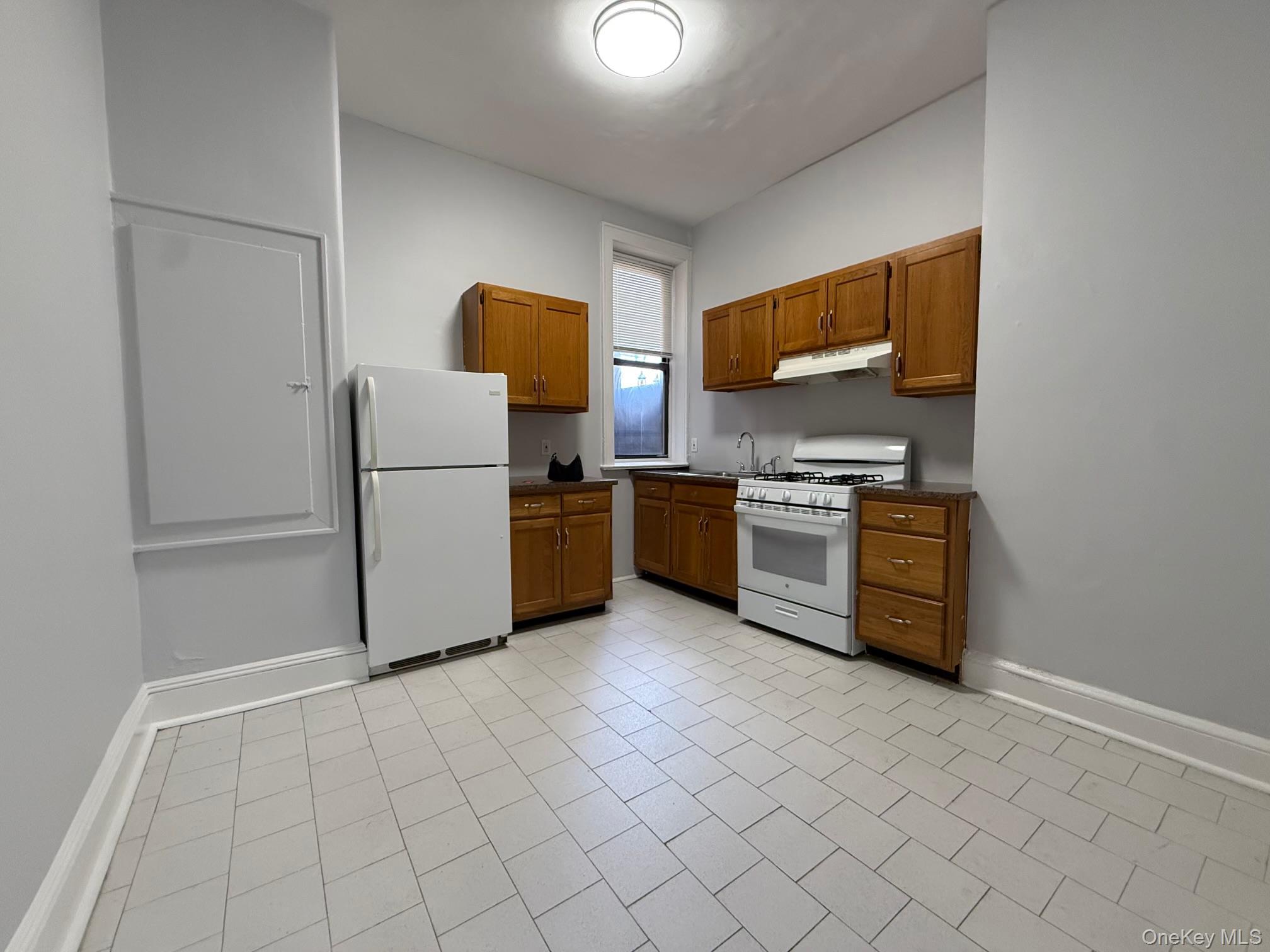 Photo 3 of this property