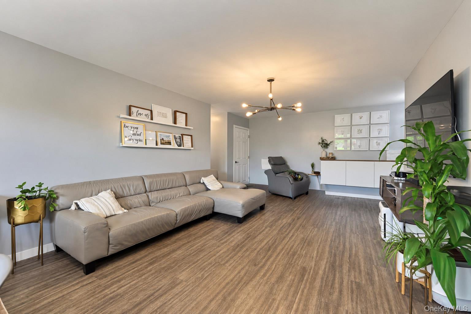 Photo 4 of this property