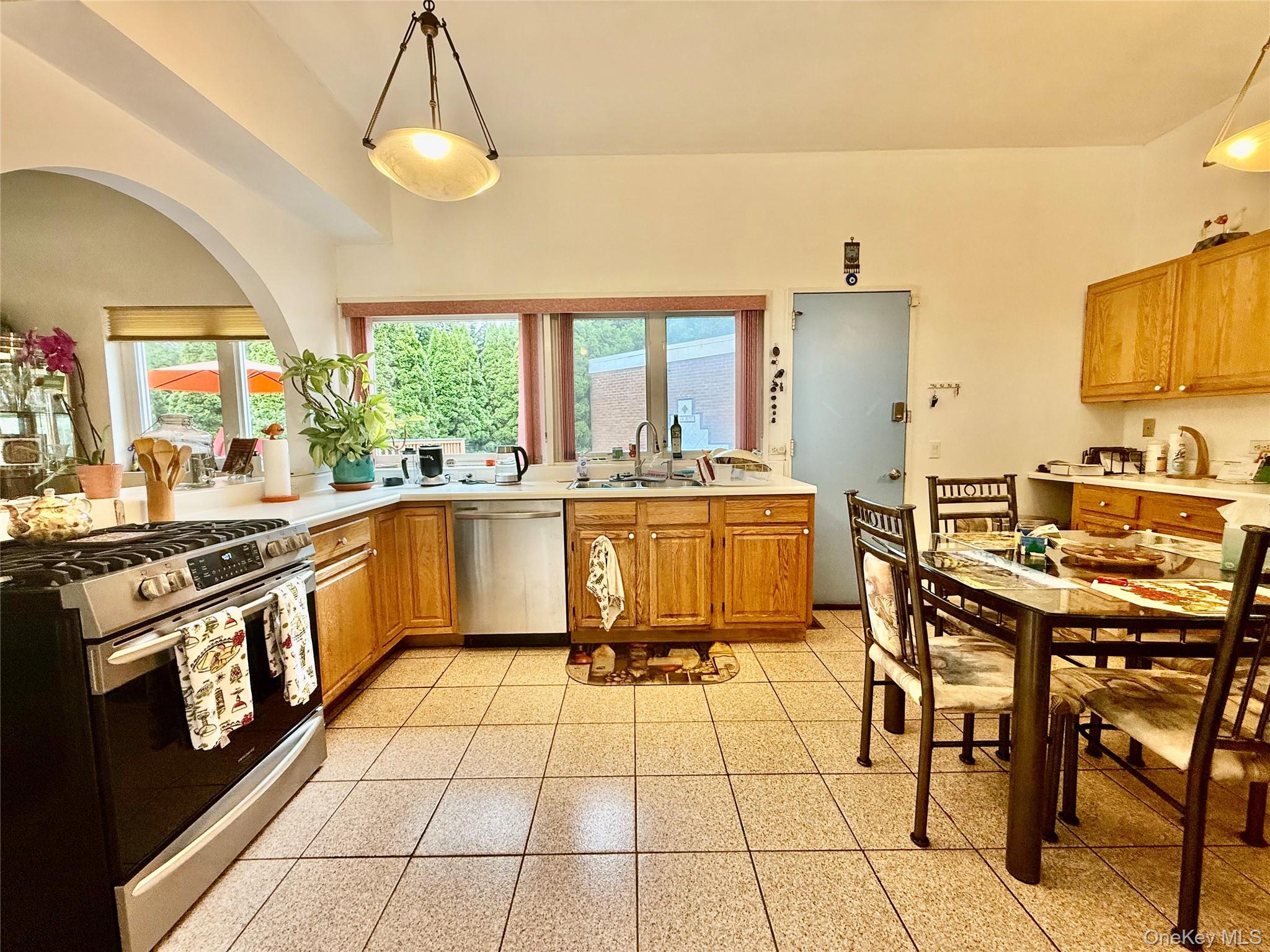 Photo 4 of this property