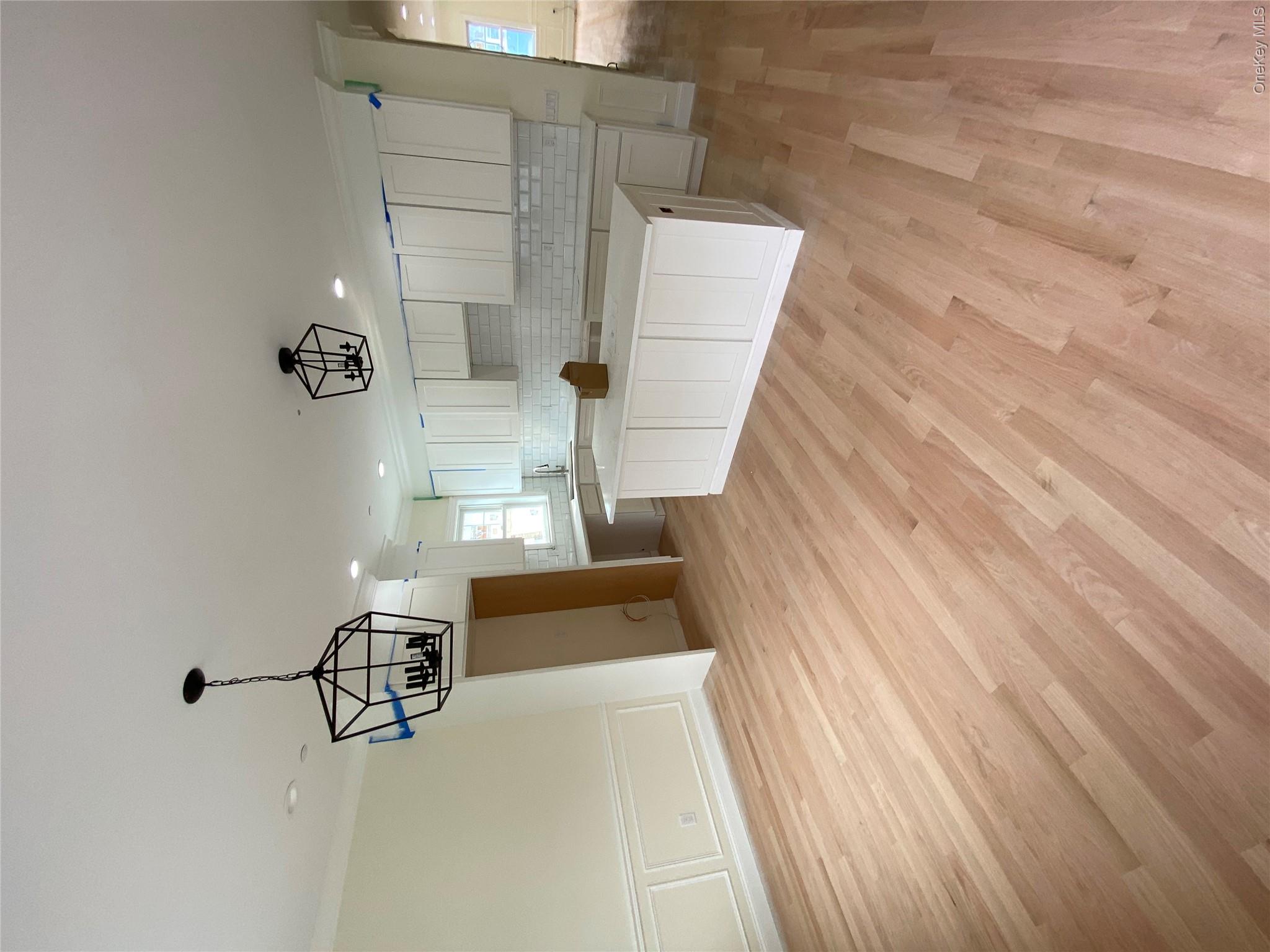 Very Modern Recently Built Townhouse for rent.
3 Bedroom 3.5 Bathrooms...