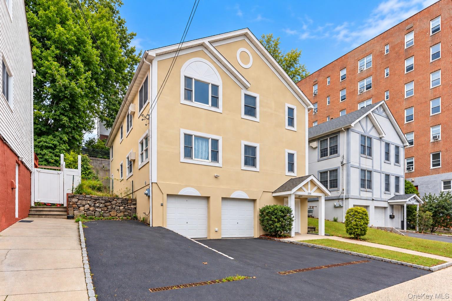 An incredible cash-flow opportunity for investors and owner occupants...