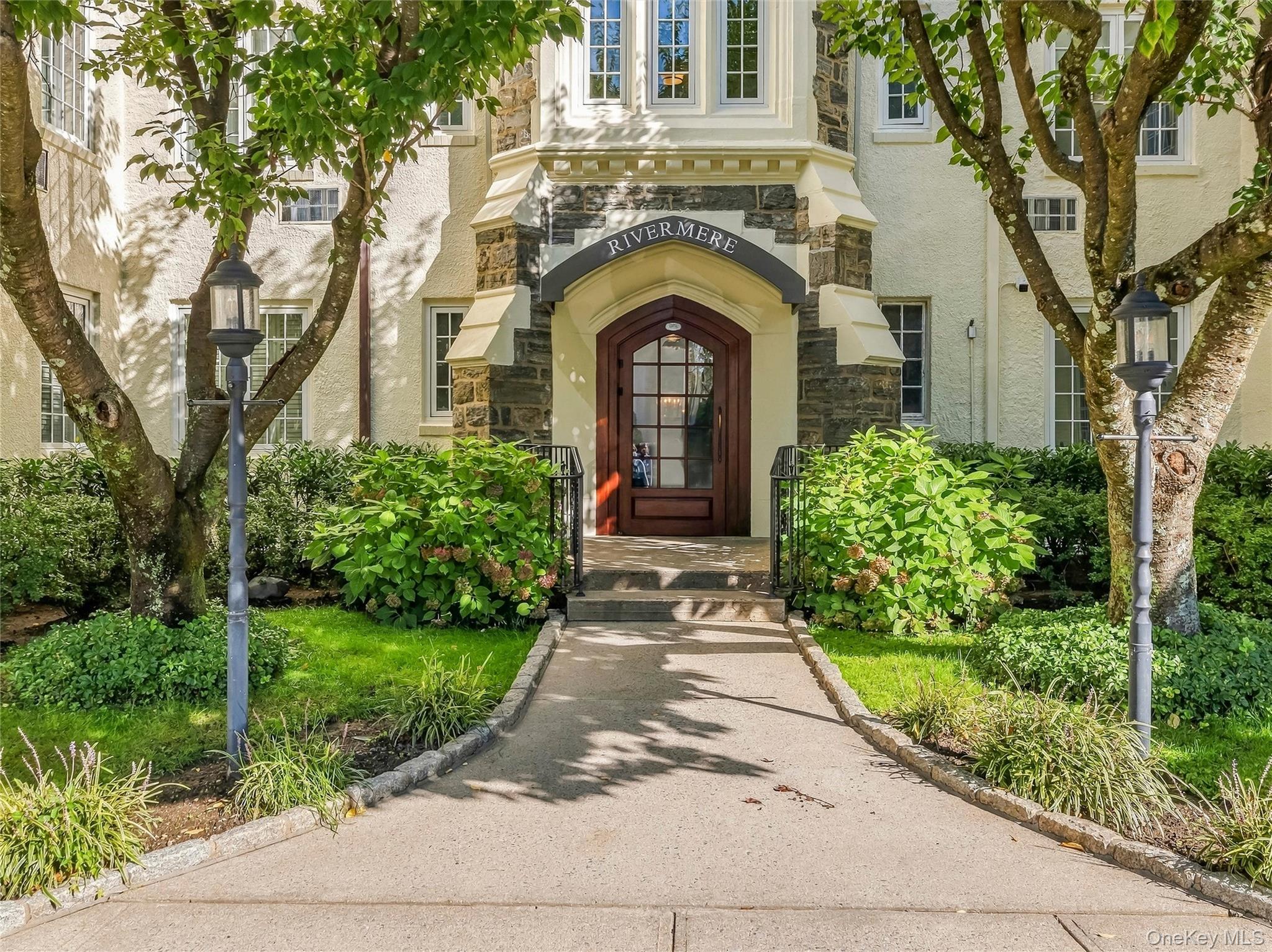Nestled along the tranquil Bronx River Preserve, Rivermere is one of B...
