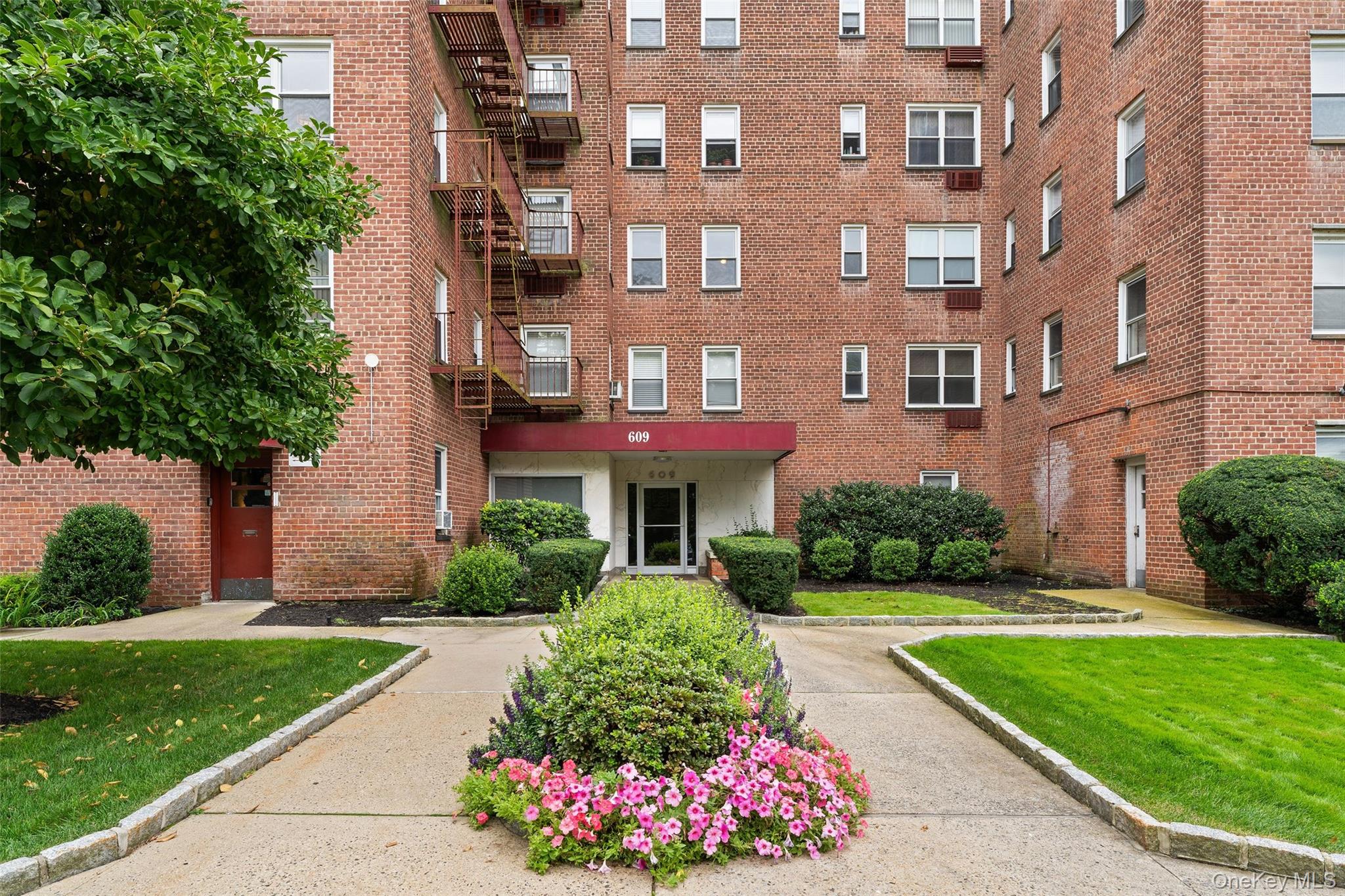 Welcome to the Palmer House, a private gated community sited in Northe...