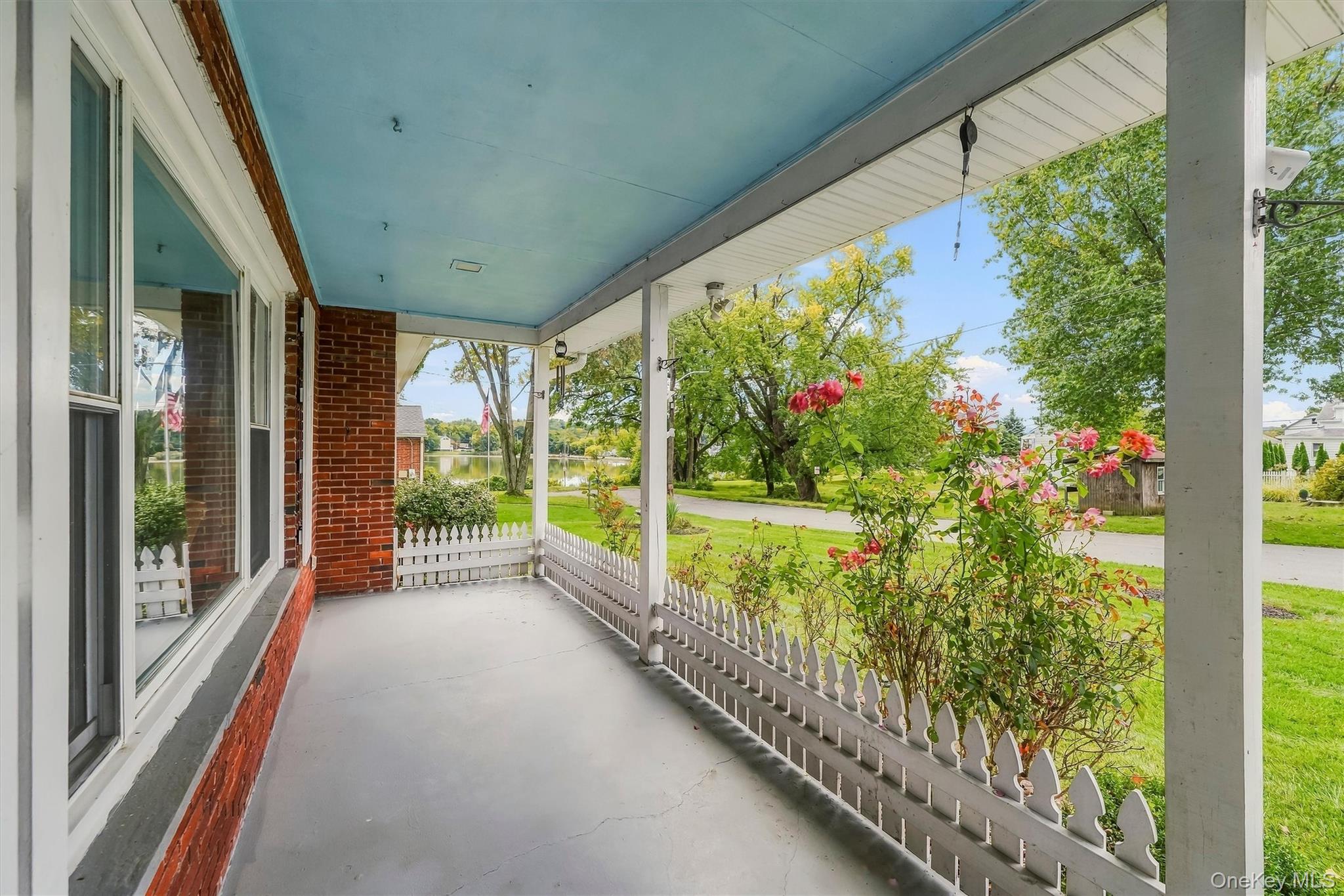 Photo 4 of this property