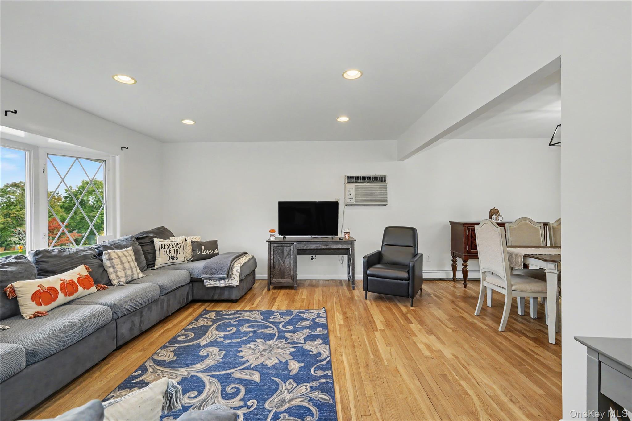 Photo 4 of this property