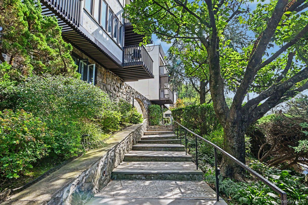 Photo 4 of this property