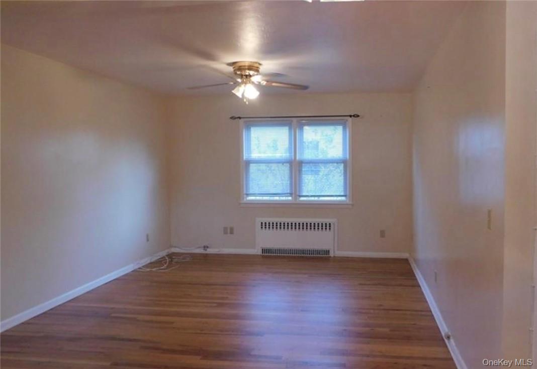 Beautiful and bright well-maintained two bedroom, one bath unit in pri...