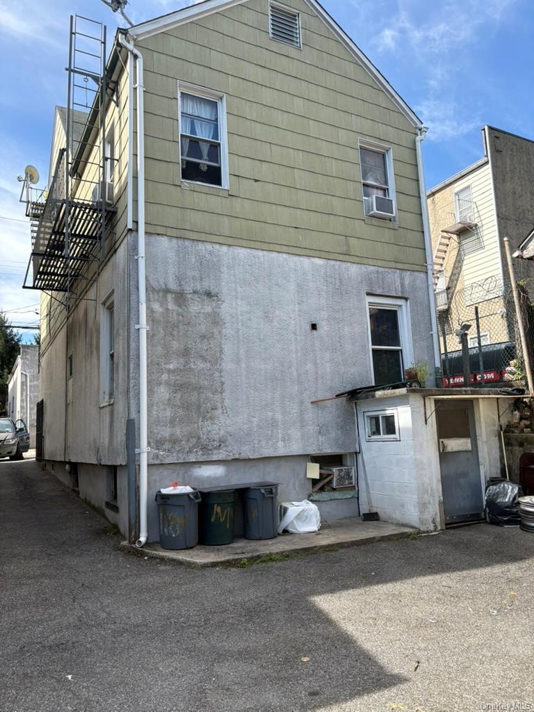 Photo 4 of this property