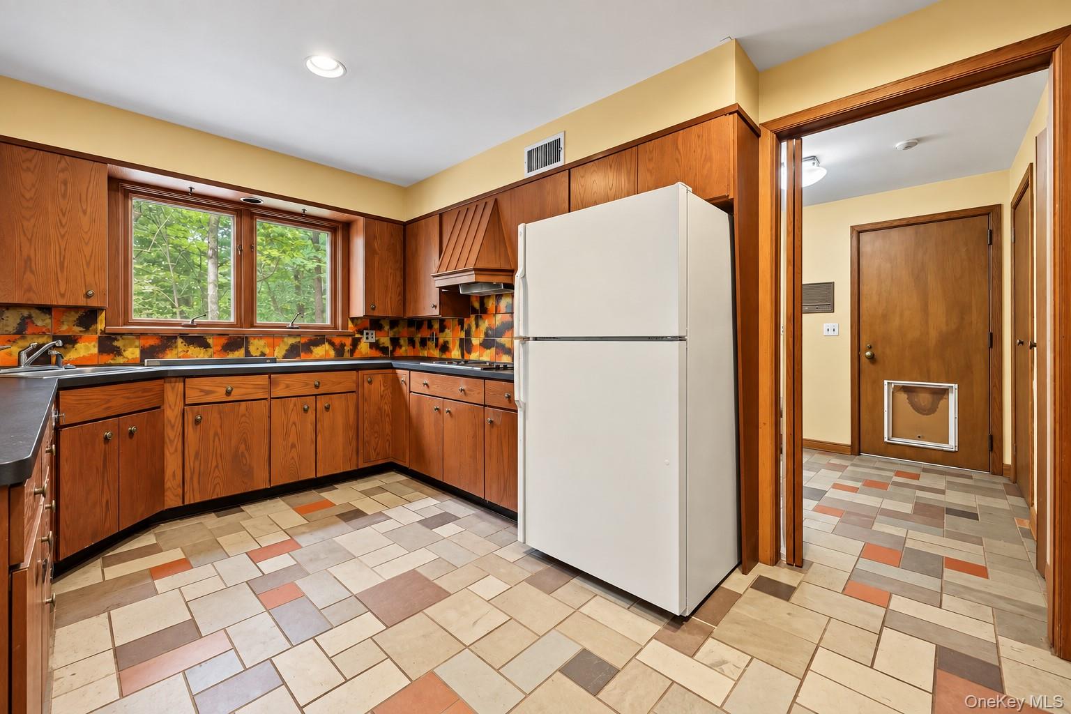 Photo 8 of this property