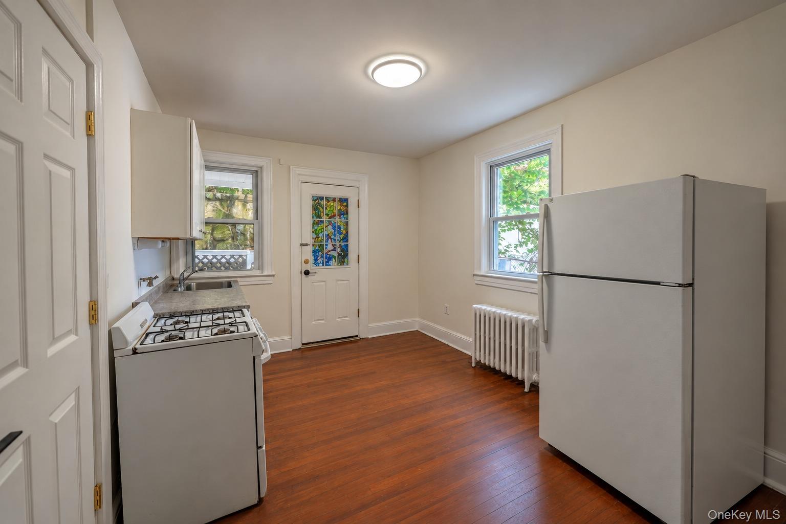 Photo 3 of this property
