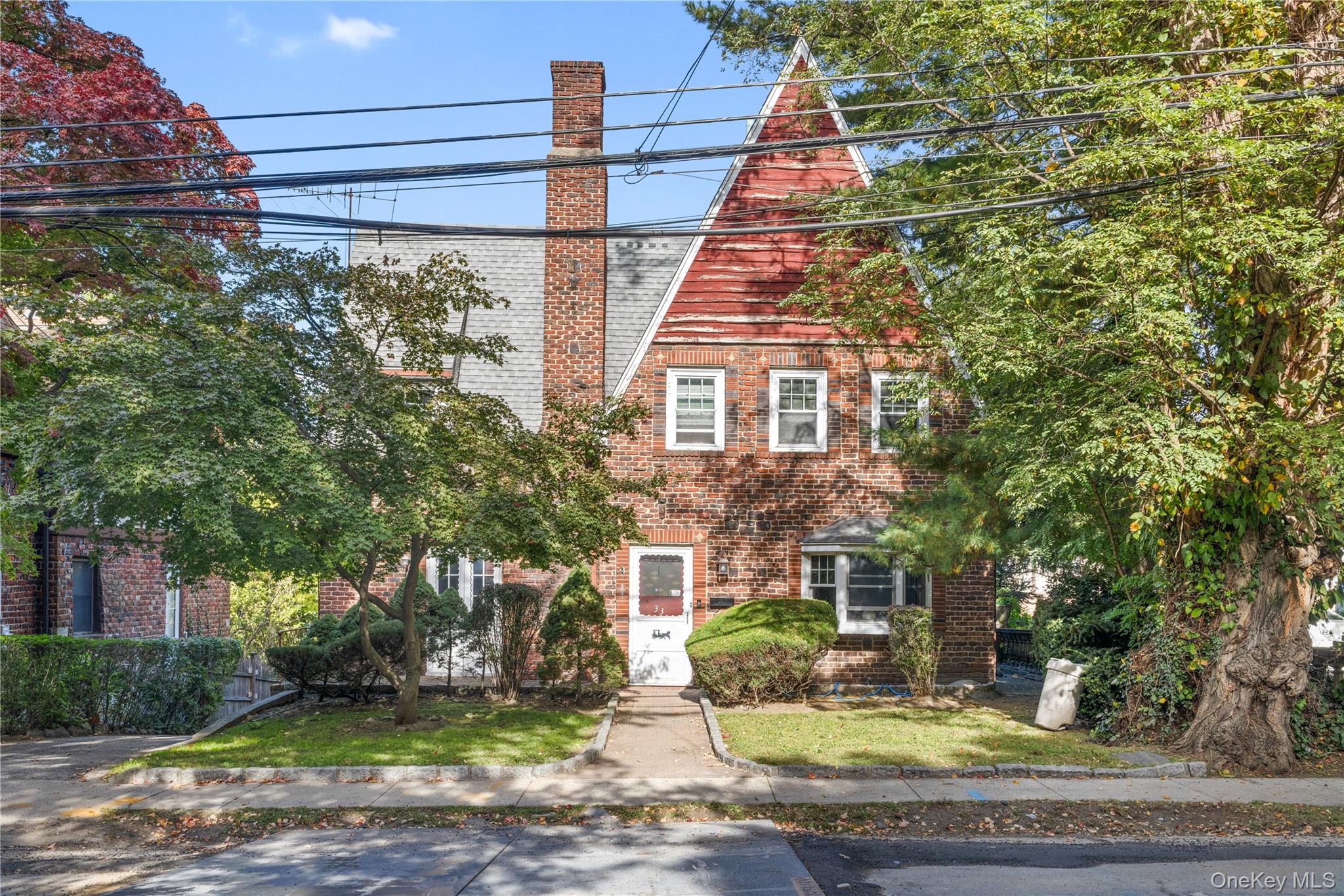 Charming English Tudor in Desirable Armour Villa
Nestled in the highly...