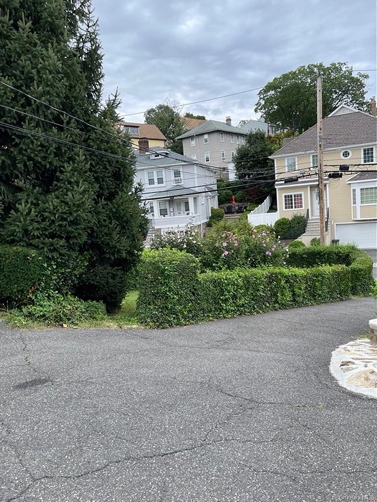 Photo 4 of this property