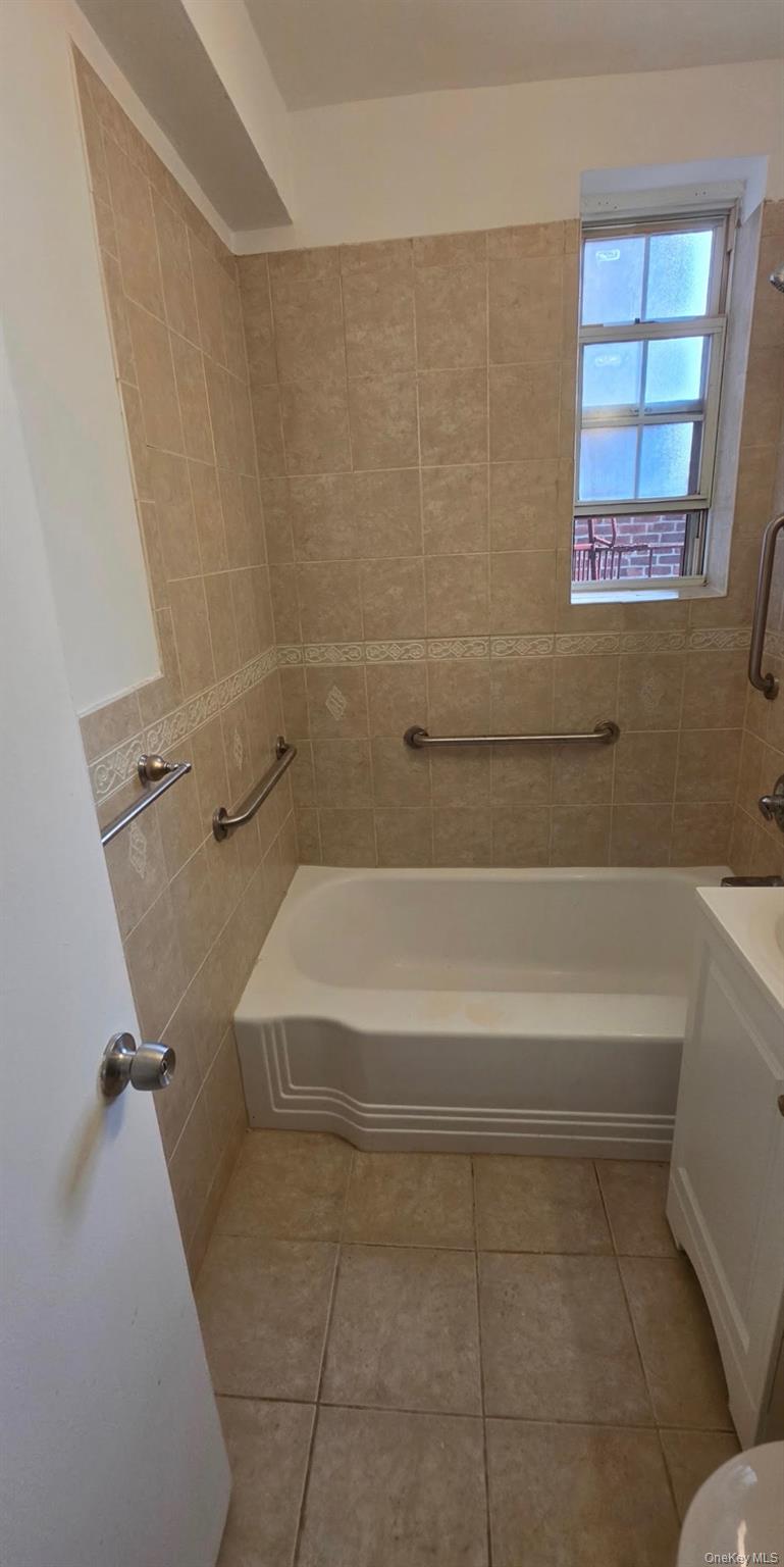 Photo 4 of this property