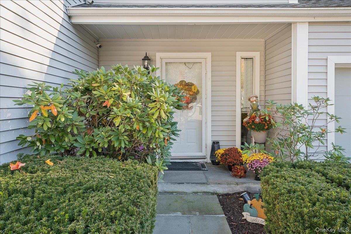 Welcome Home to Canterbury Crossing! Nestled in the heart of Yorktown...