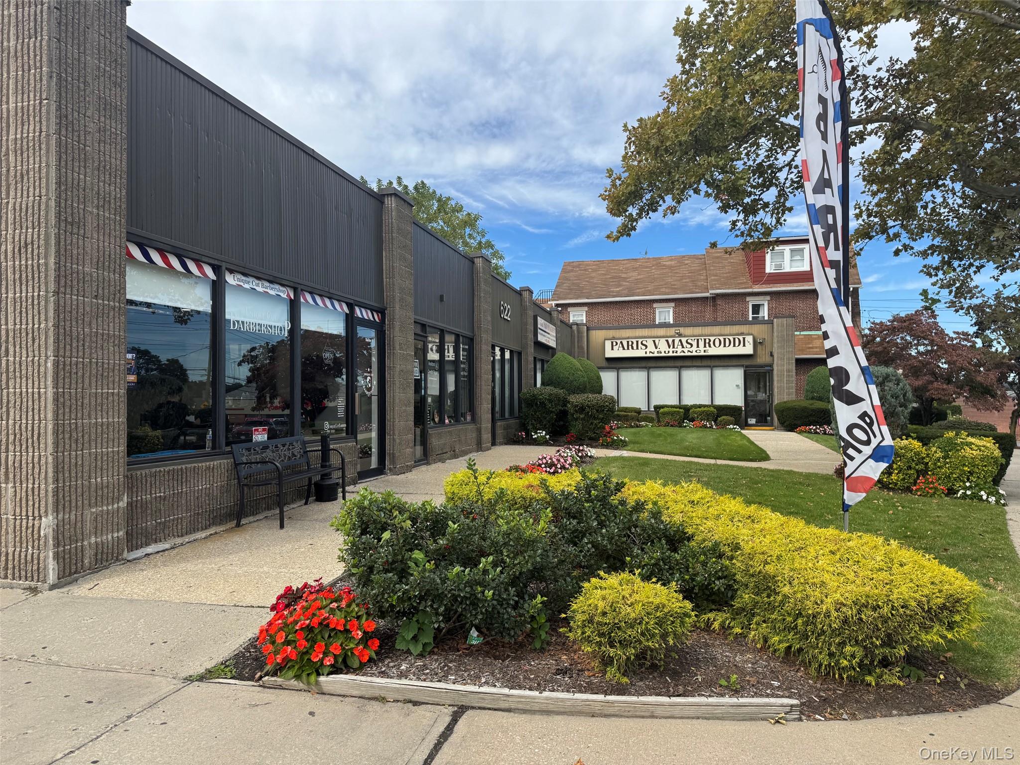 BUSY LOCATION -- EXCELLENT SPACE FOR LEGAL, ACCOUNTING, FINANCIAL OR R...